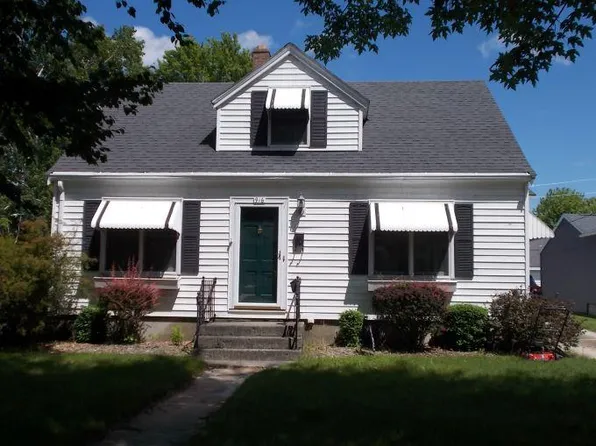916 Mill St, Algoma, WI 54201