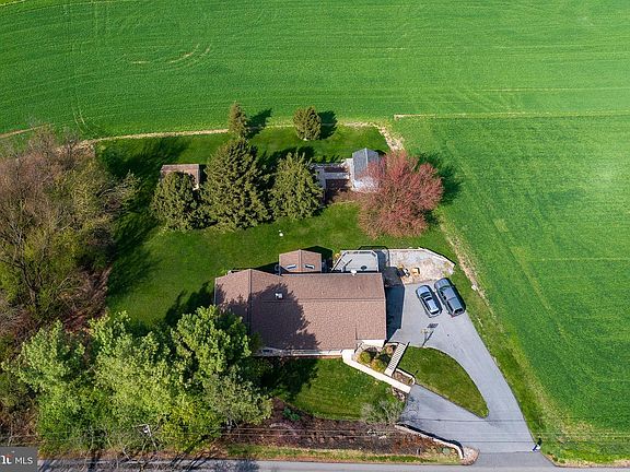2nd image of 499 Windy Tor Rd