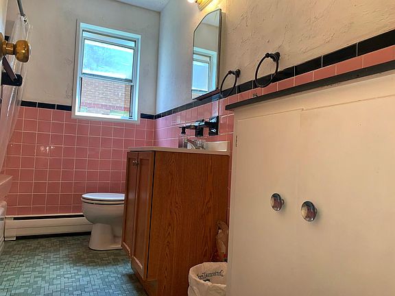 4th image of 6014 Buffalo Ave #3