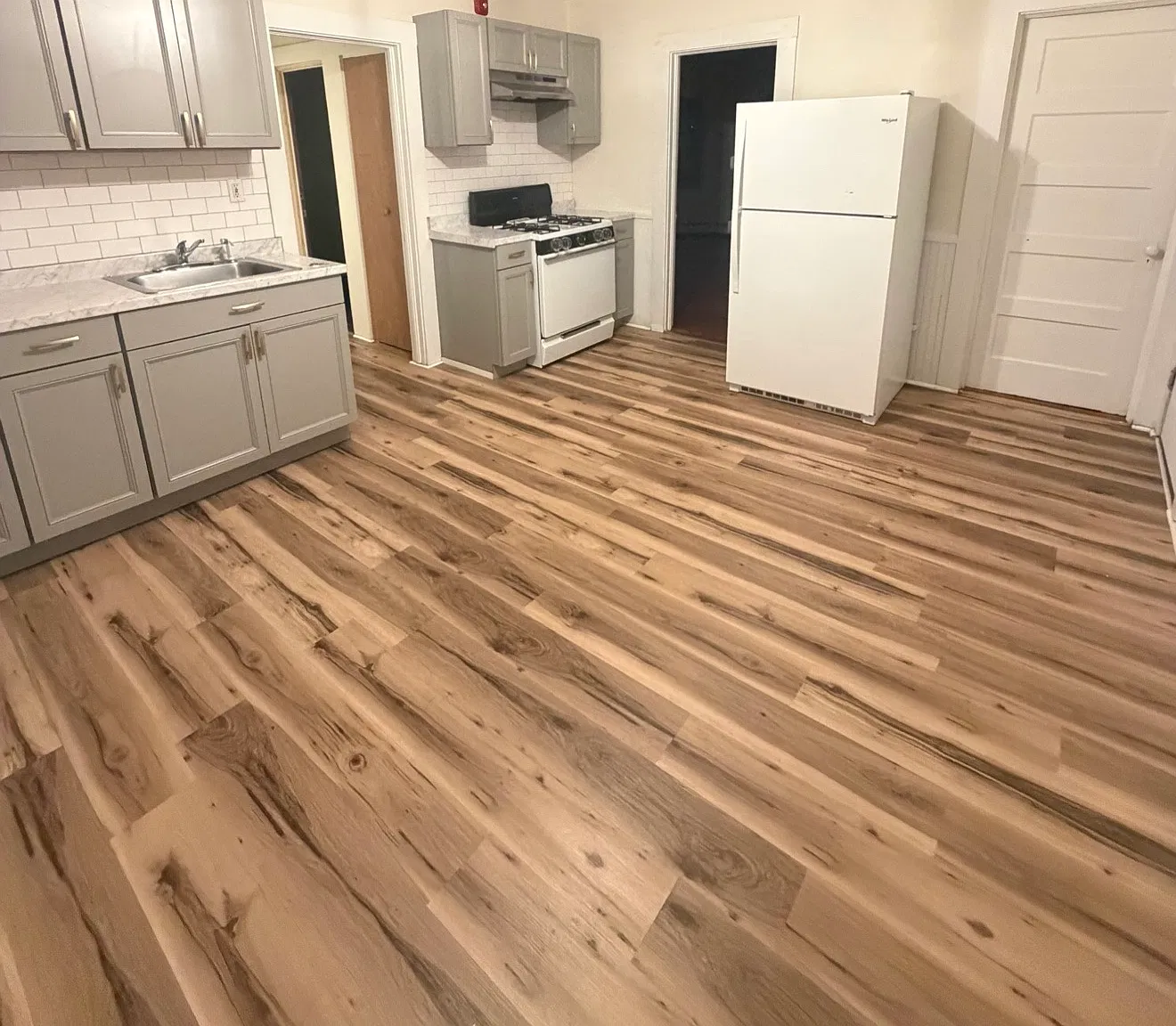 3 bed, 1200 sqft, $1,980 — Photo 2