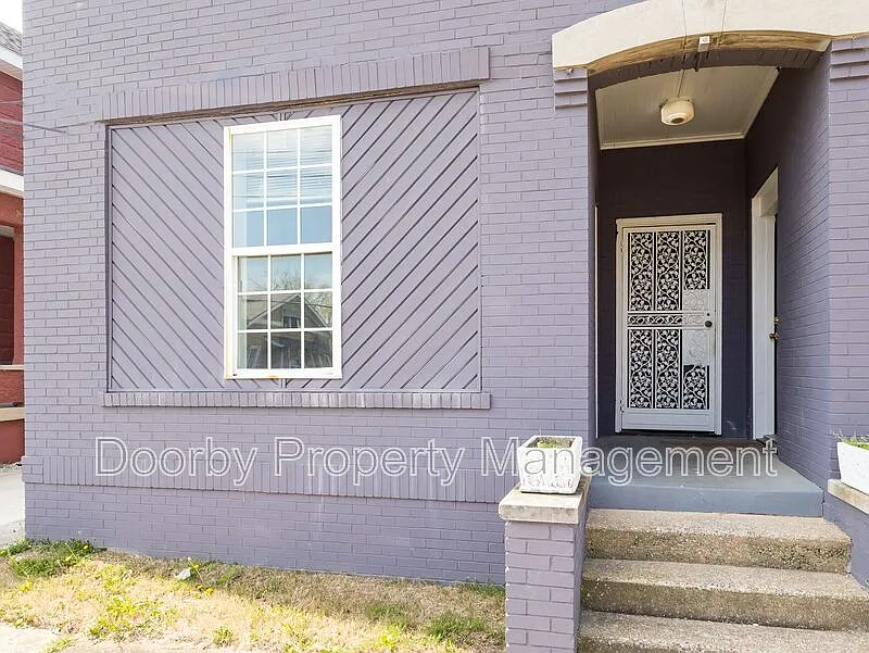 Building Photo - 1202 Duncan Ave #1