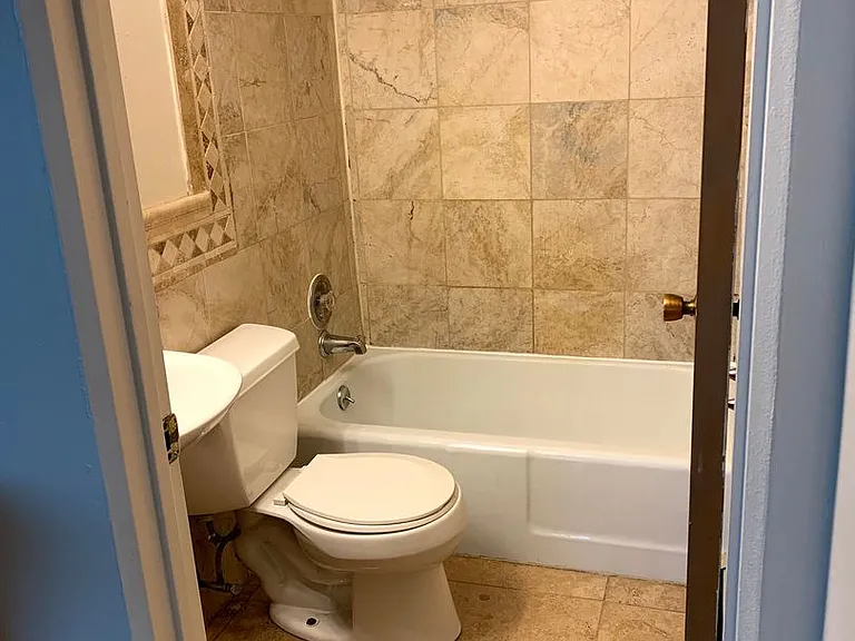 502 E Main St — Photo 19