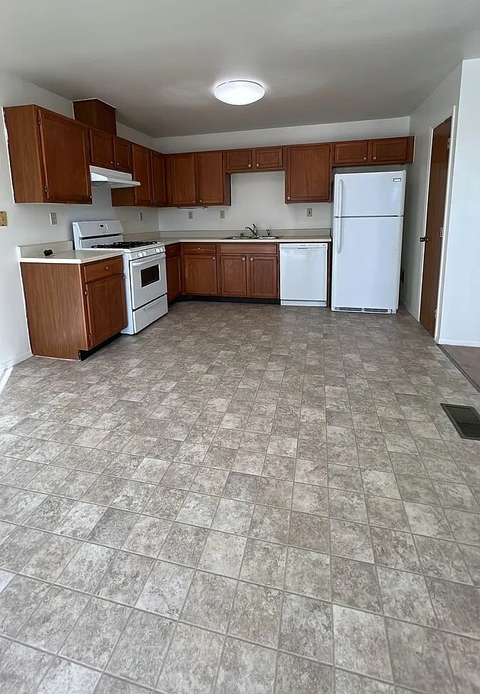 2 bed, 1.5 bath, 1066 sqft, $1,498 — Photo 4