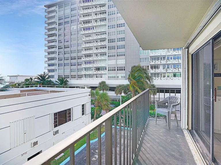 3215 N Ocean Dr #301 — Photo 16