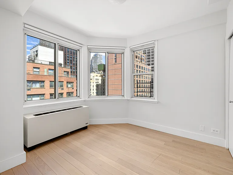 340 E 51st St #14B — Photo 9