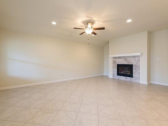 4th image of 16912 Lathrop Ave