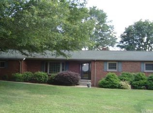 226 28th Avenue Pl NE, Hickory, NC 28601