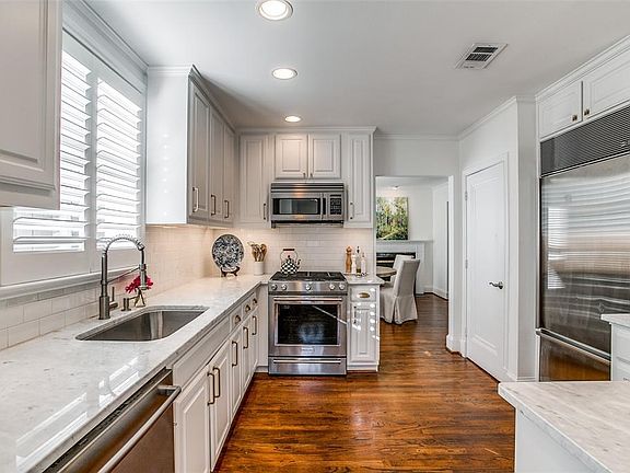 2nd image of 4655 N Versailles Ave