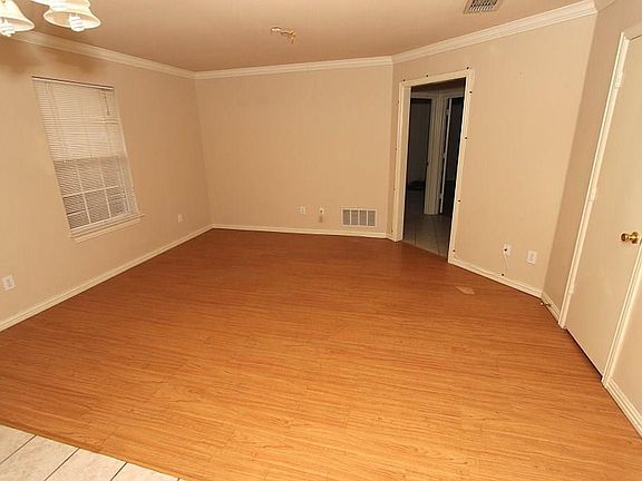 2nd image of 405A N Jackson Ave