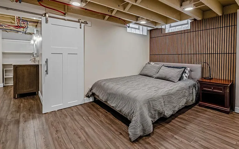 5062 N Larkin St — Photo 17