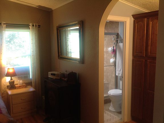 4th image of 1502 W Schwartz Blvd