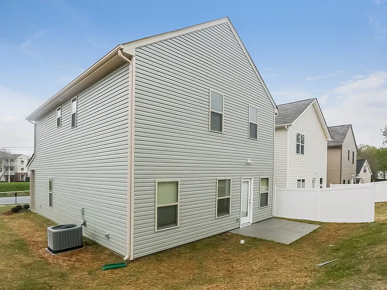 9221 Treyburn Dr — Photo 14