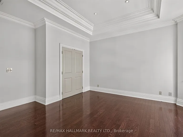 1166 Bay St #Penthouse 1 — Photo 33
