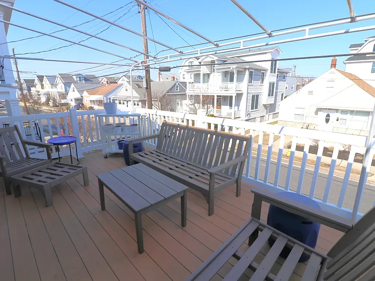 20 N Clermont Ave #B — Photo 9