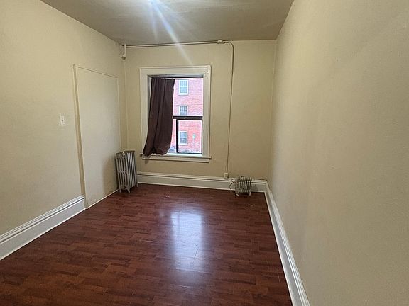 2nd image of 307 1/2 W 2nd Ave APT 10