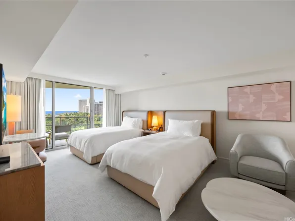 223 Saratoga Rd #1009, Honolulu, HI 96815