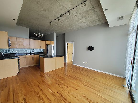 2nd image of 1620 S Michigan Ave Unit 1122