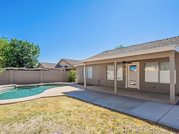 5th image of 2411 S Comanche Dr