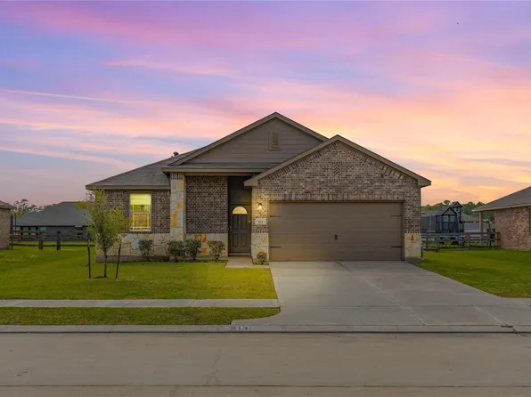 213 Kickapoo Dr, Anahuac, TX 77514