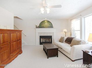 9128 Lady Lauren Dr NE, Rockford, MI 49341