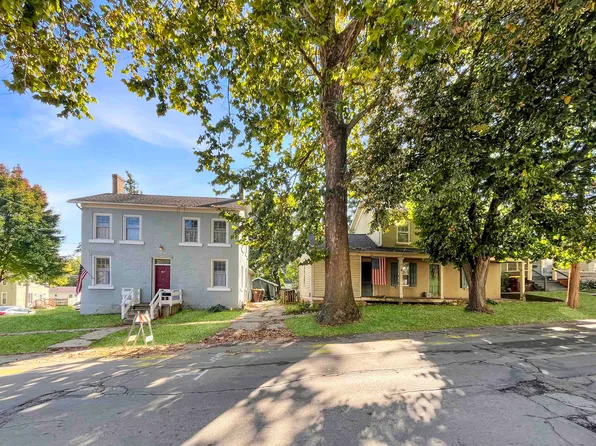 507 W Pleasant St, Freeport, IL 61032