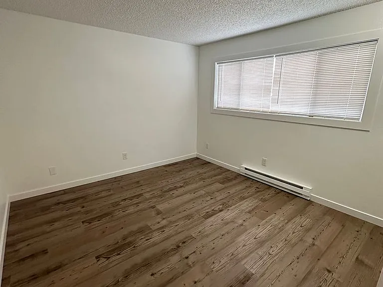 Stark Street Townhomes — Photo 32
