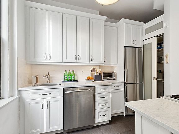 4th image of 255 W 84th St APT 7F