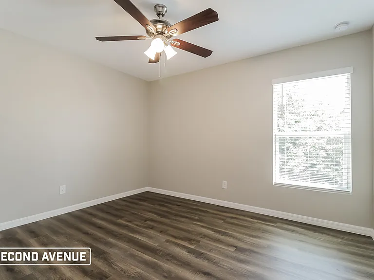 467 Raymer St — Photo 9