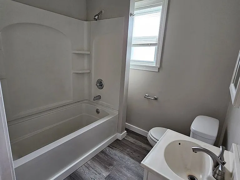 185 Grove St #187 — Photo 6