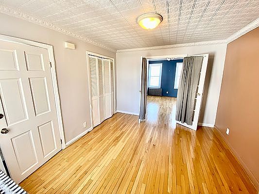 2nd image of 284 18th St #1