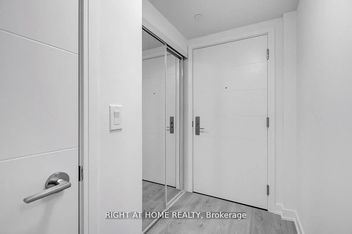 Building Photo - 50 Wellesley St E #1502