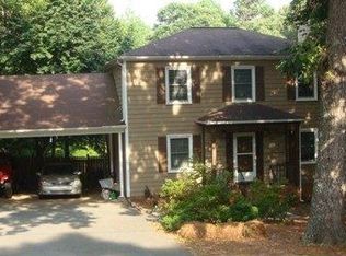 216 Gatewood Ln, Matthews, NC 28104