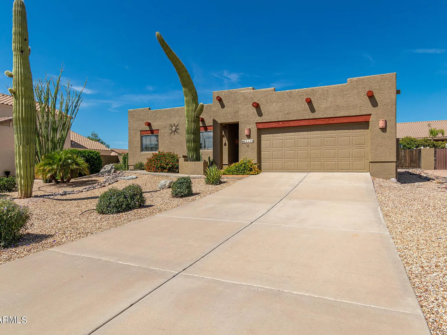 3 bed, 2.0 bath, 1896 sqft, $2,600 — Photo 2