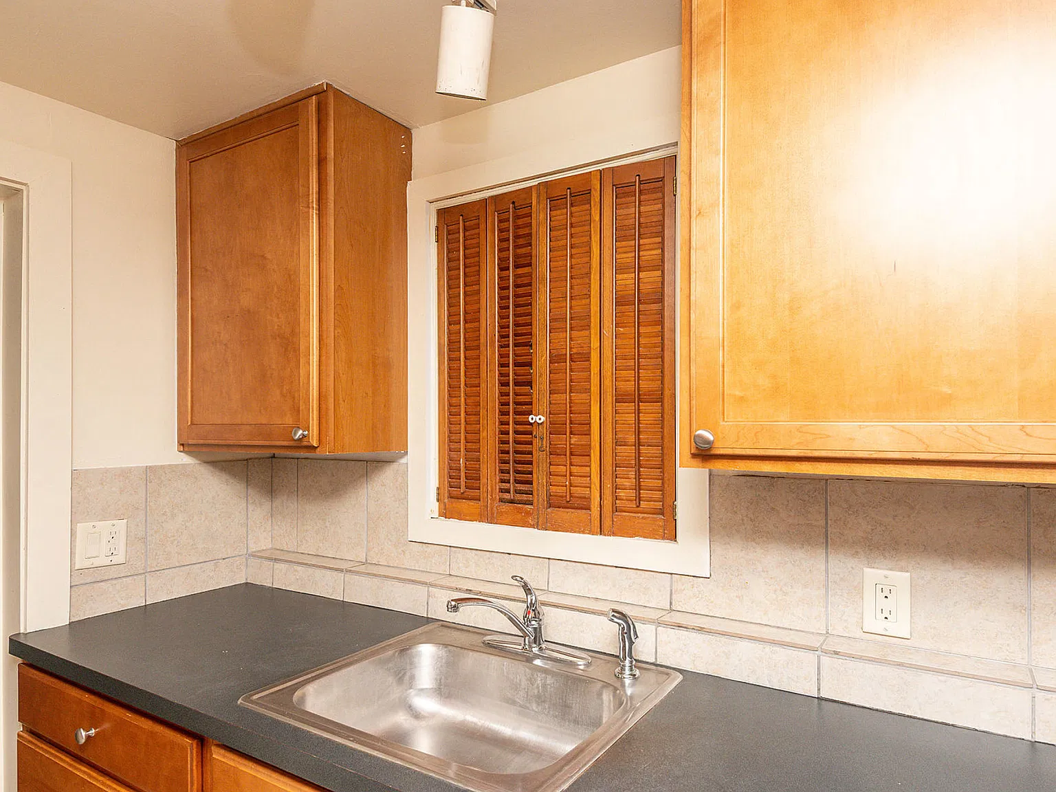 903 Sylvan - 1 — Photo 4