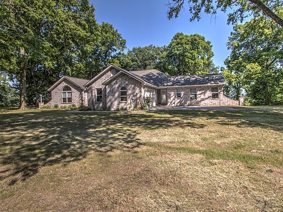 3rd image of 51 Cori Ln