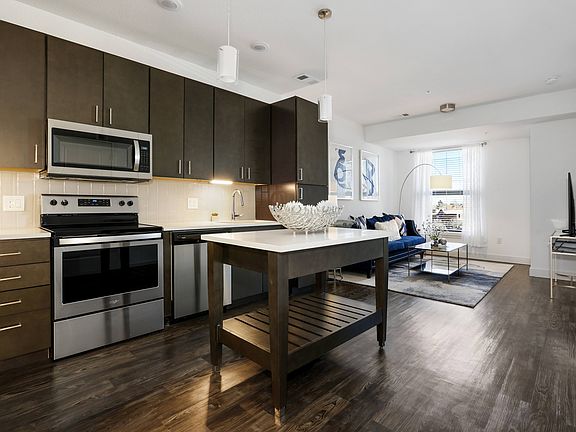 4th image of 2590 Welton St APT 709