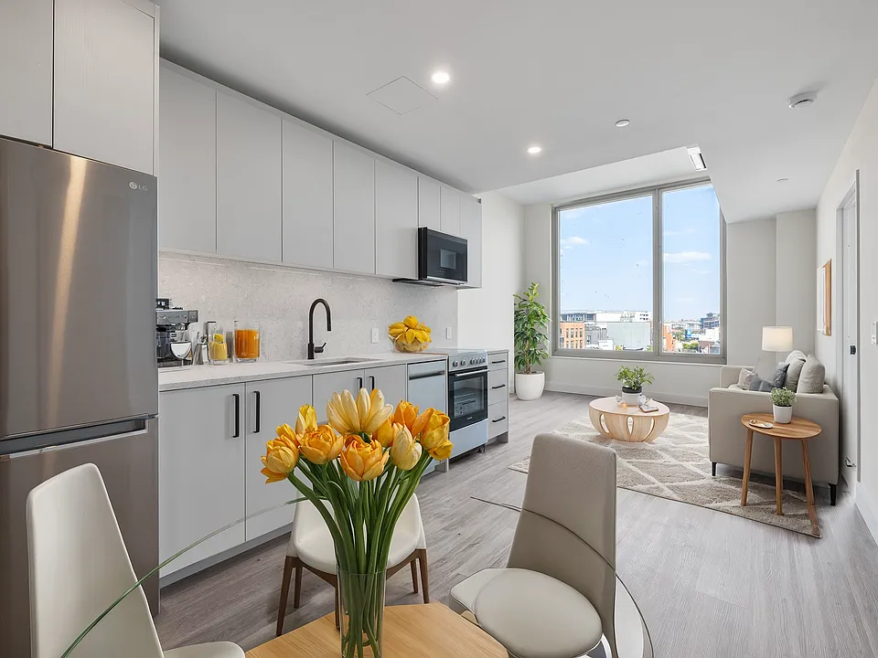 75 Dupont St #711