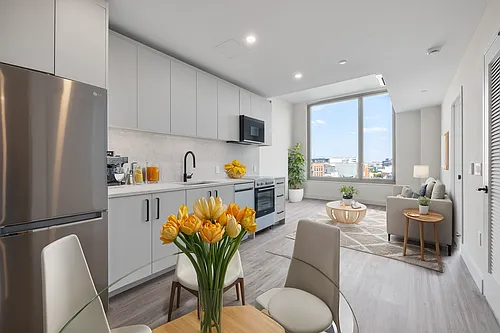 75 Dupont St #711 Photo 1