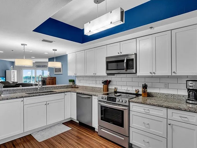 5621 Gulf Of Mexico Dr #102 — Photo 4