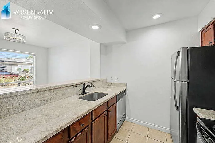 5135 N 10th St #15 — Photo 15