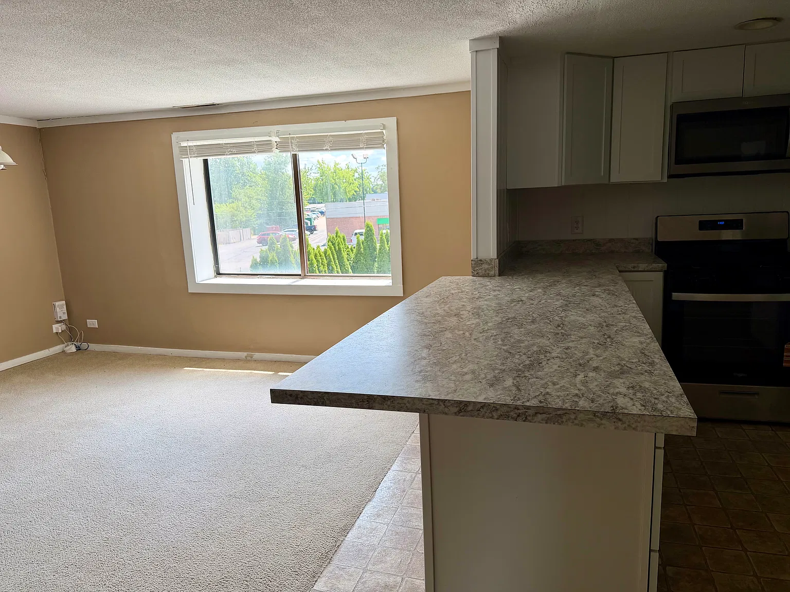 2 bed, 1.5 bath, $1,150 — Photo 2