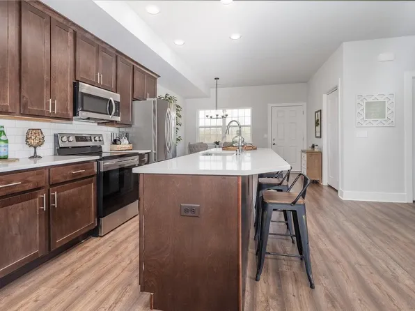 455 Hillary CIRCLE #B, Johnson Creek, WI 53038