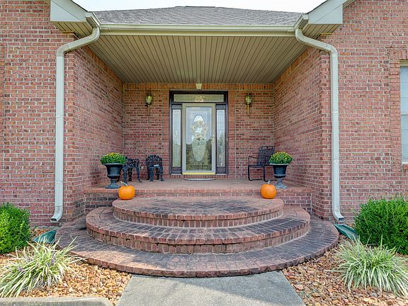5th image of 629 Mobley Rd