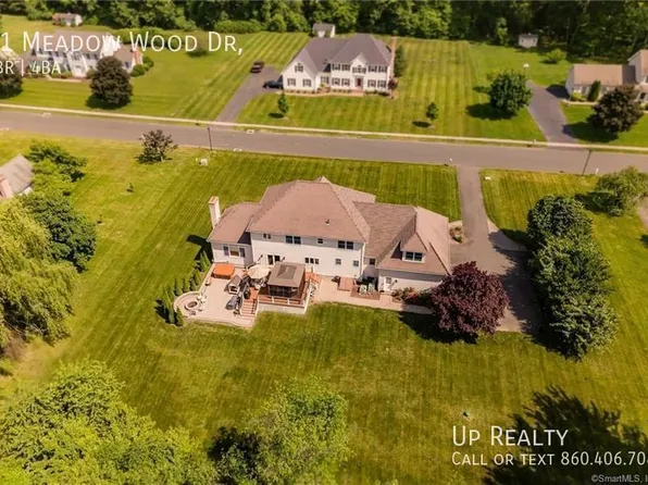 11 Meadow Wood Dr, Suffield, CT 06078