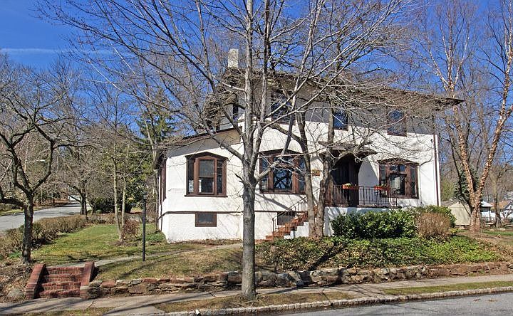 2nd image of 25 Dartmouth Rd
