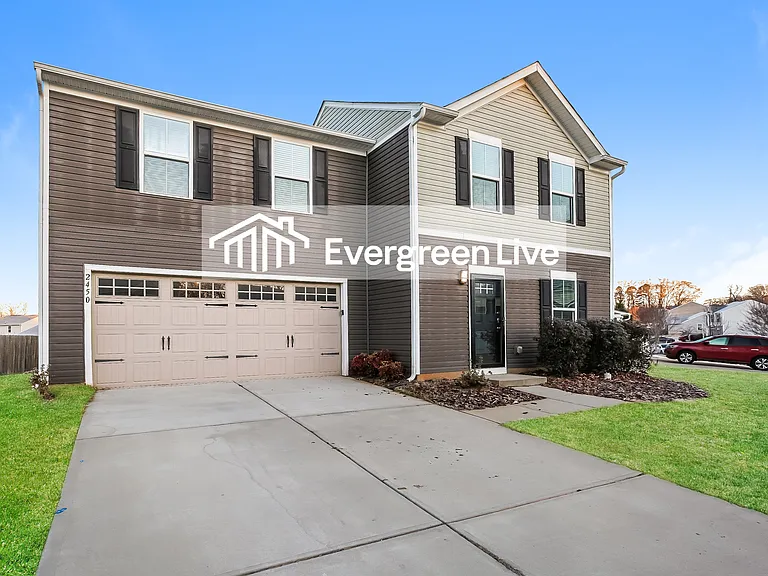 2450 Willow Pond Ln SE — Photo 2