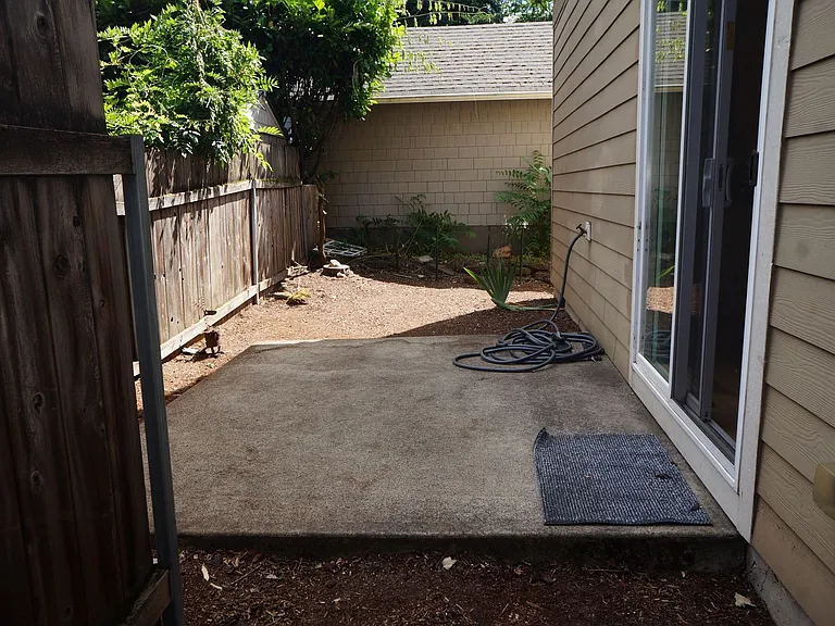 3822 SE Schiller St — Photo 30