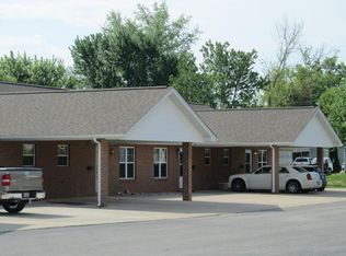909 W Cherry St, Marion, IL 62959