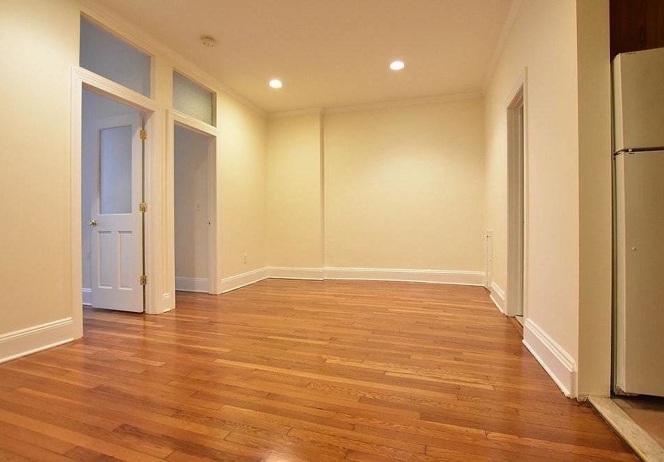 1st image of 4 E 36th St #44R