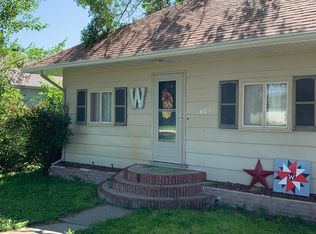 307 Putnam Ave, Holbrook, NE 68948